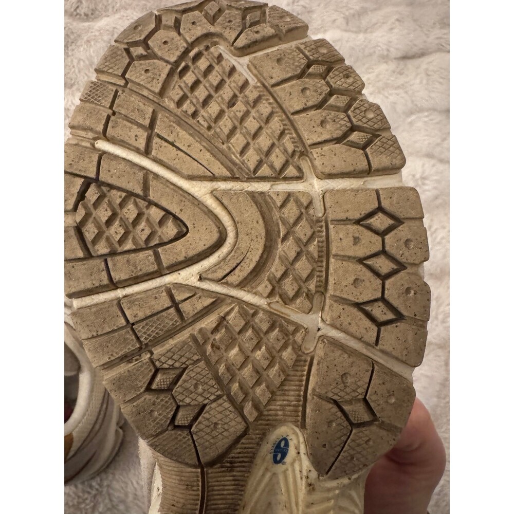 New Balance - Picture 7 of 7